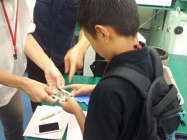 1009 提携工場での磁石の授業